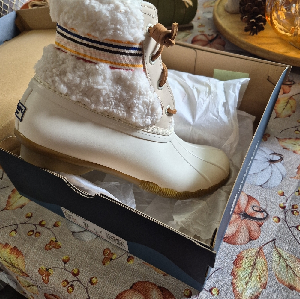Sperry White Winter Boots with Faux Fur